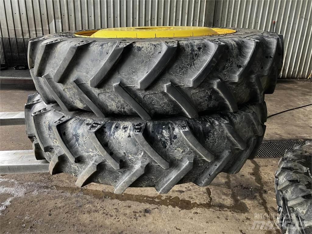 BKT 270/95R32 Колелета/Гуми