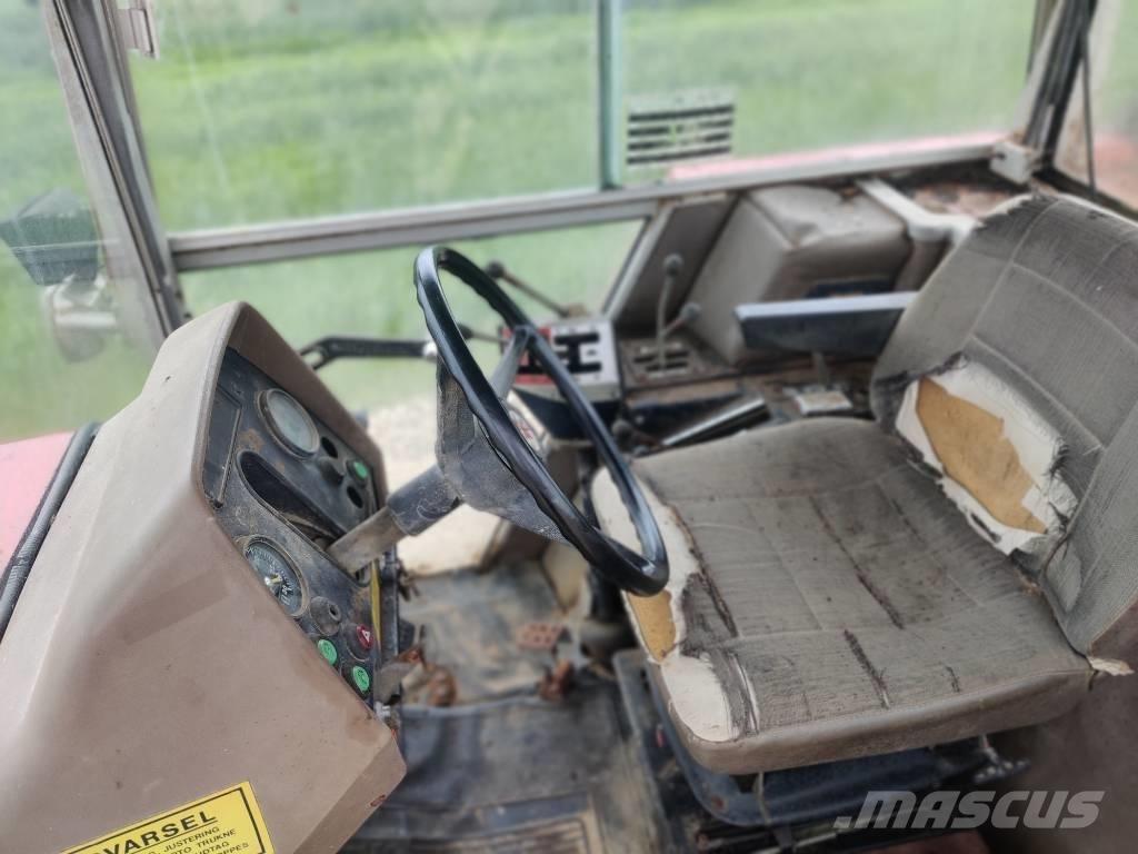 Massey Ferguson 2640 Трактори