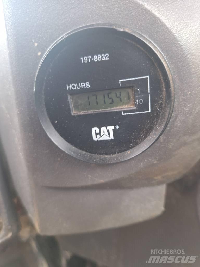 CAT IT 14 G Колесни товарачи