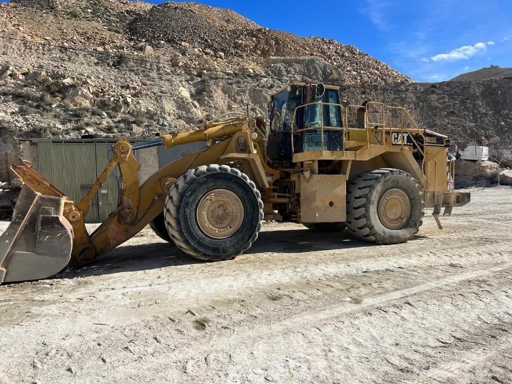 CAT 988 G Колесни товарачи