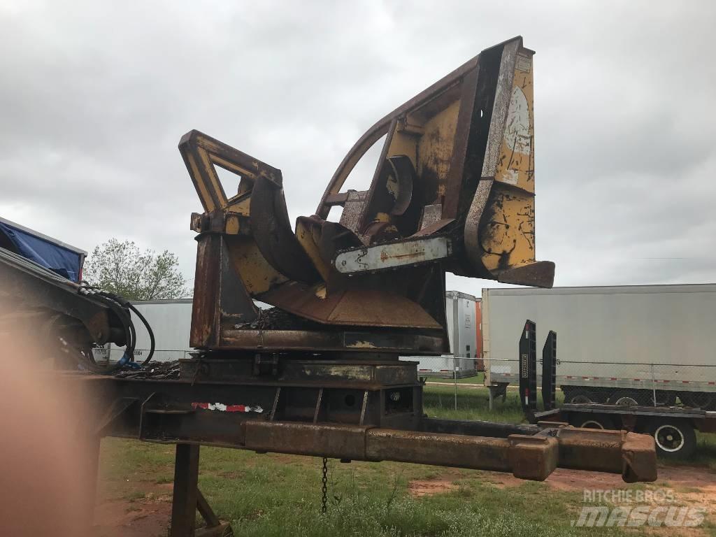 John Deere 437 D Товарачи с наклонена стрела
