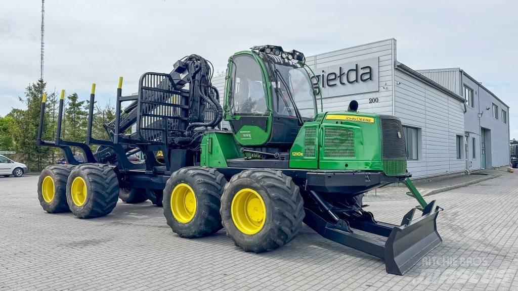 John Deere 1210E Форуардери