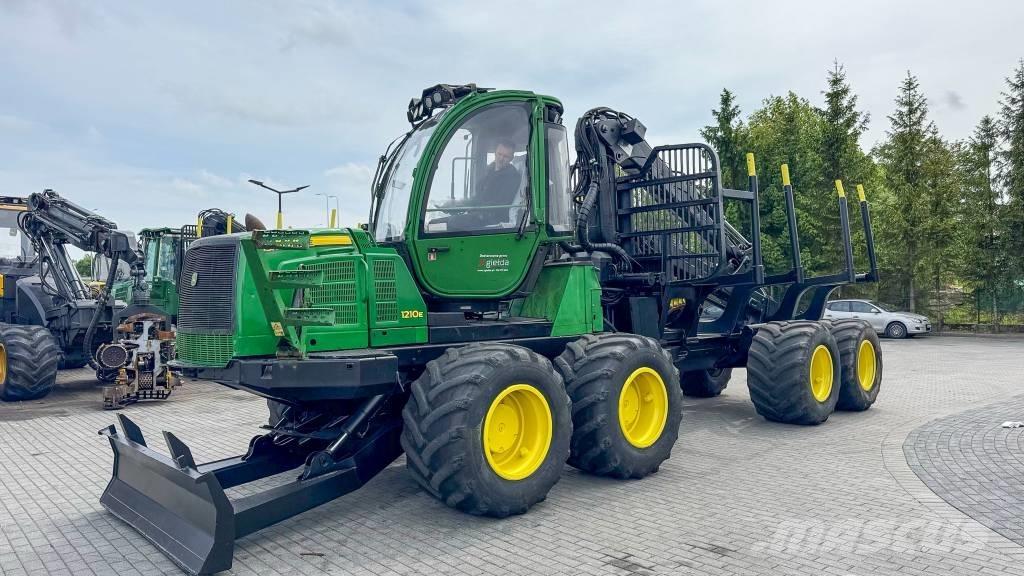 John Deere 1210E Форуардери