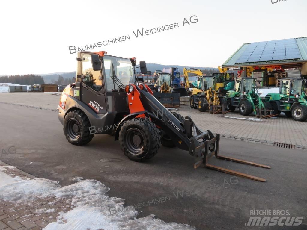 Hitachi ZW 75 Колесни товарачи