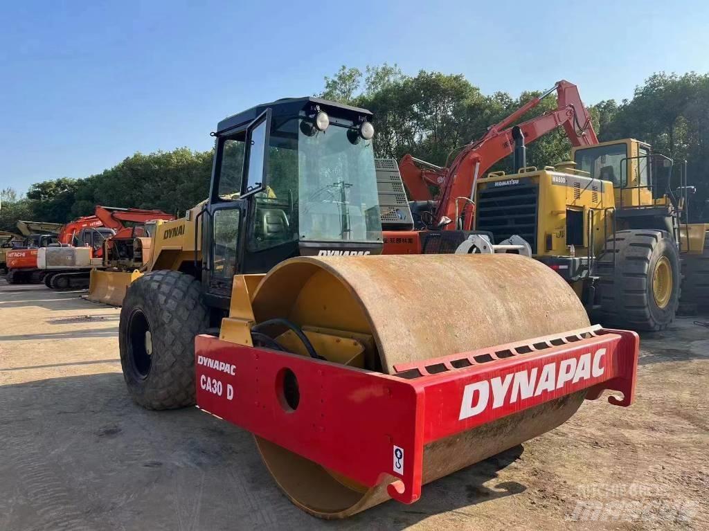 Dynapac CA300 Грейдери