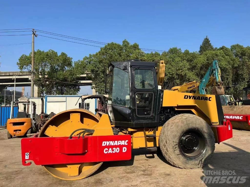 Dynapac CA300 Грейдери