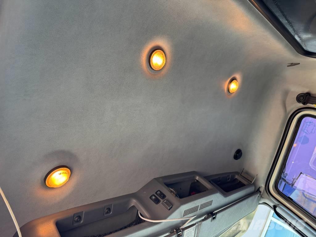 Mack Granite GU 713 Самосвал