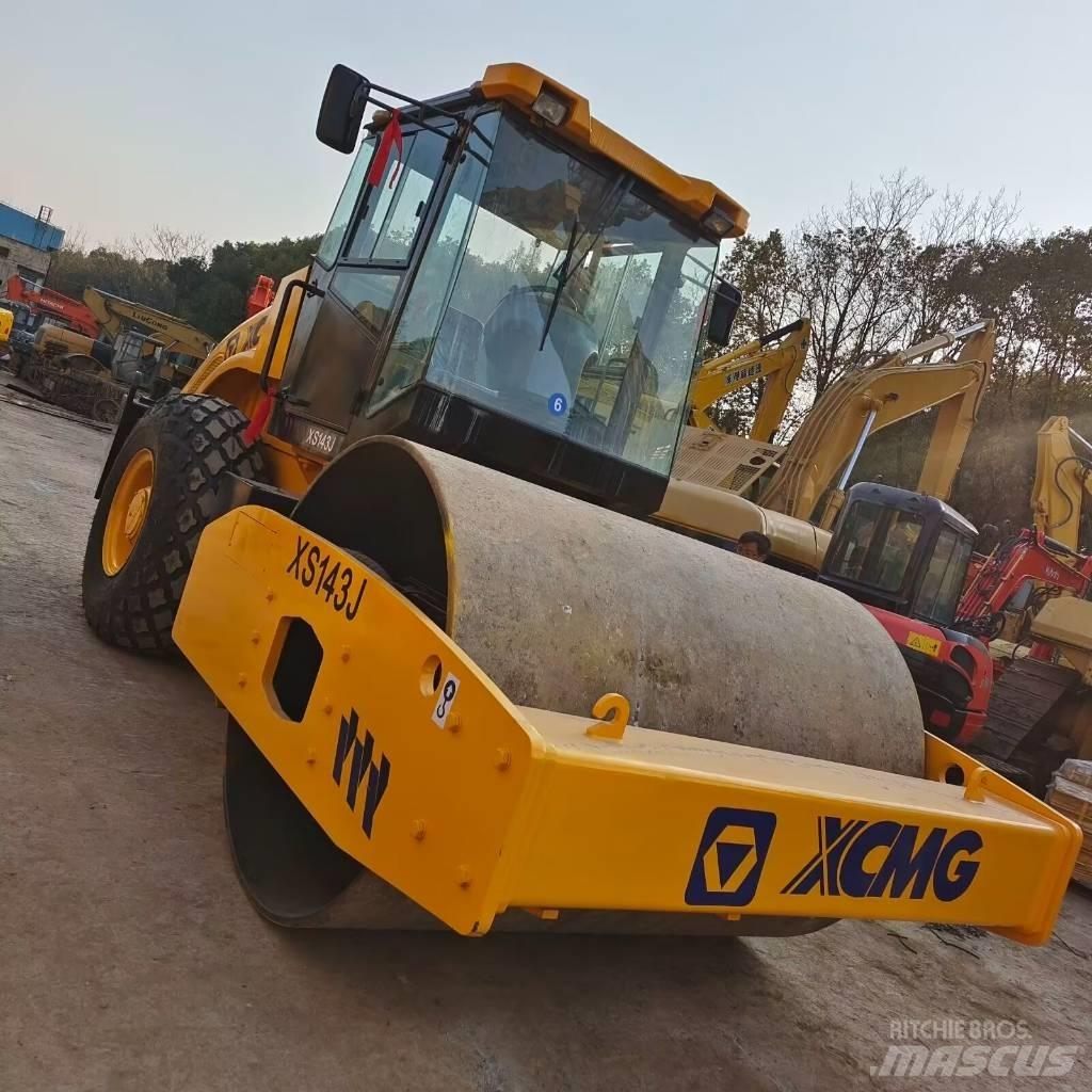 XCMG XS143J Еднобарабанни ролки

