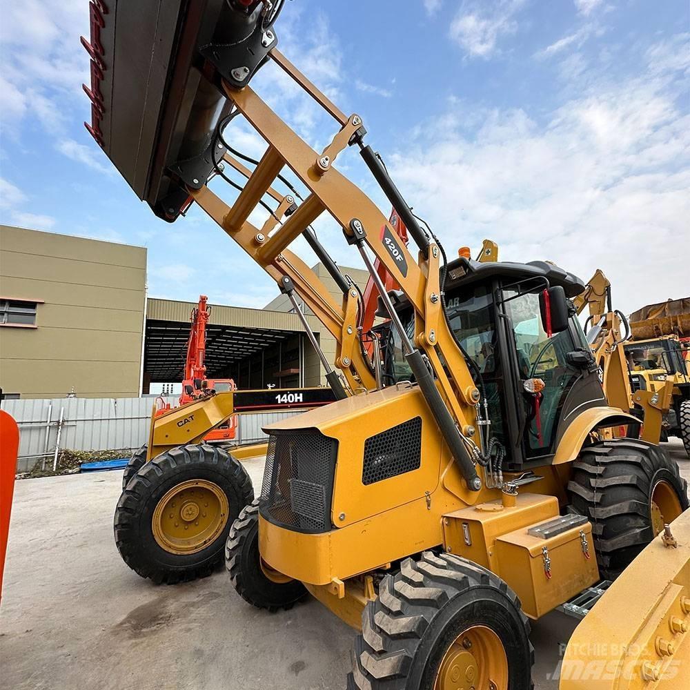 CAT 420 F Товарач със заден ексватор