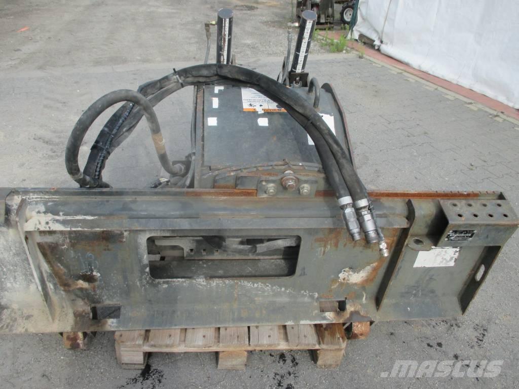 Bobcat 18 PLA Скрепери
