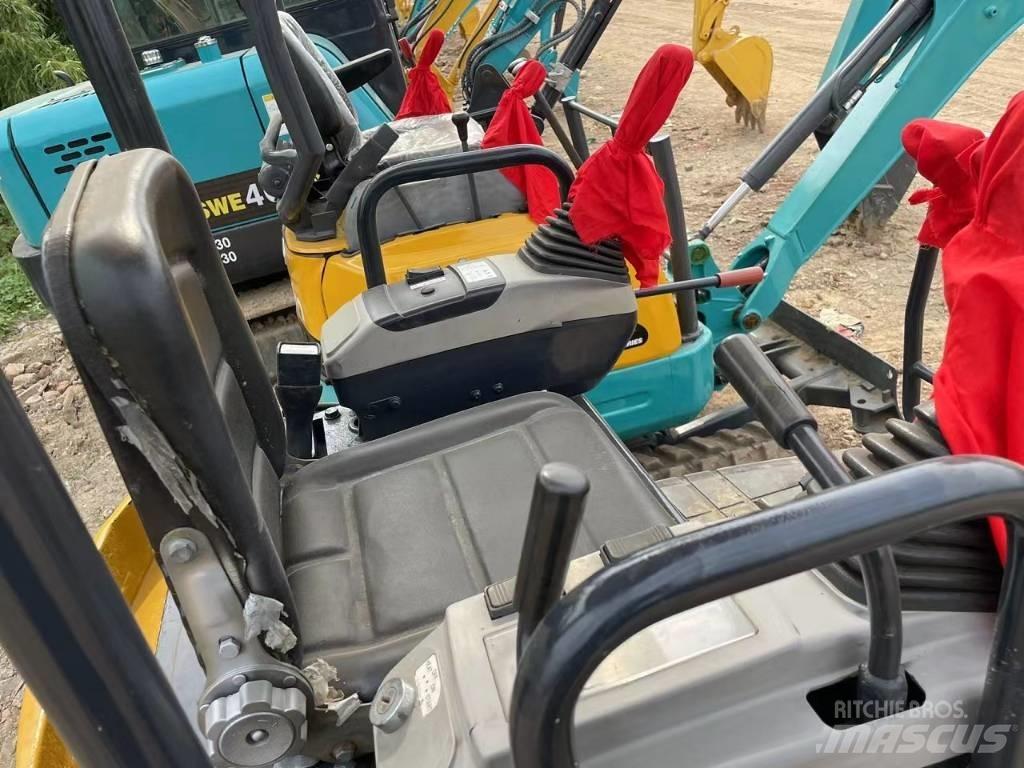 Komatsu PC18 Верижен екскаватор