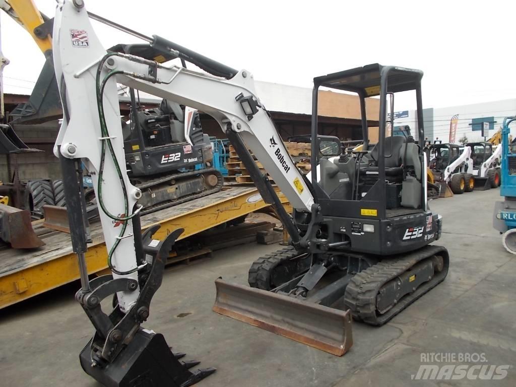 Bobcat E32i Мини екскаватори < 7 т