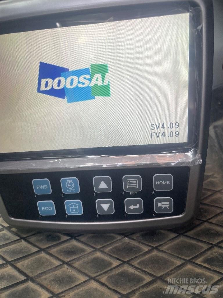 Doosan DX 140 LCR-3 Електроники