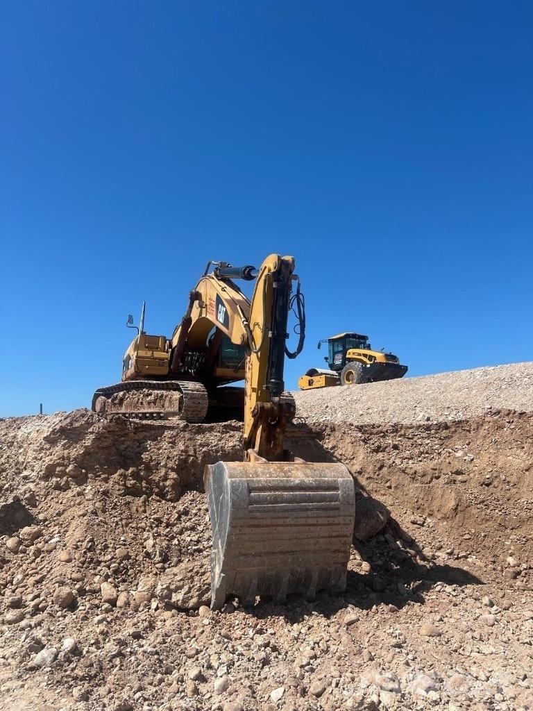 CAT 330 D L ME Верижен екскаватор