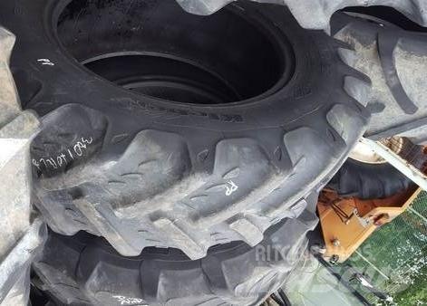  Pneu 13.6R28 Колелета/Гуми