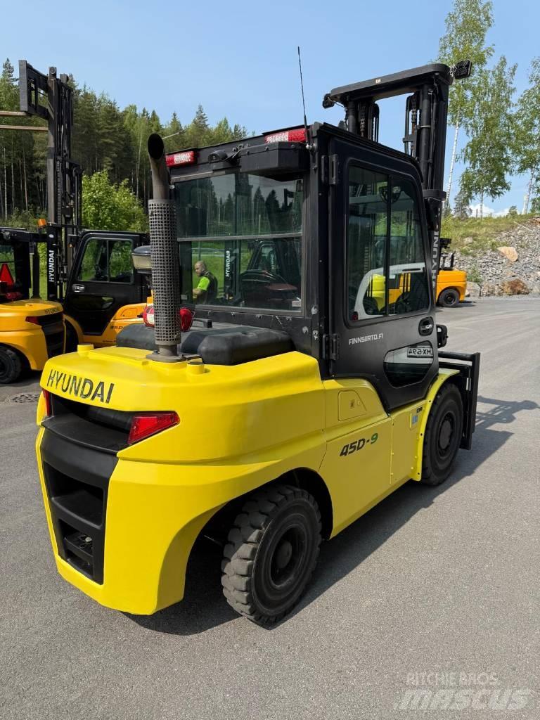Hyundai 45 D-9 Дизелови камиони