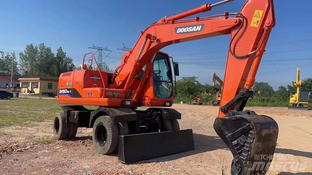 Doosan 150W-7 Колесни екскаватори