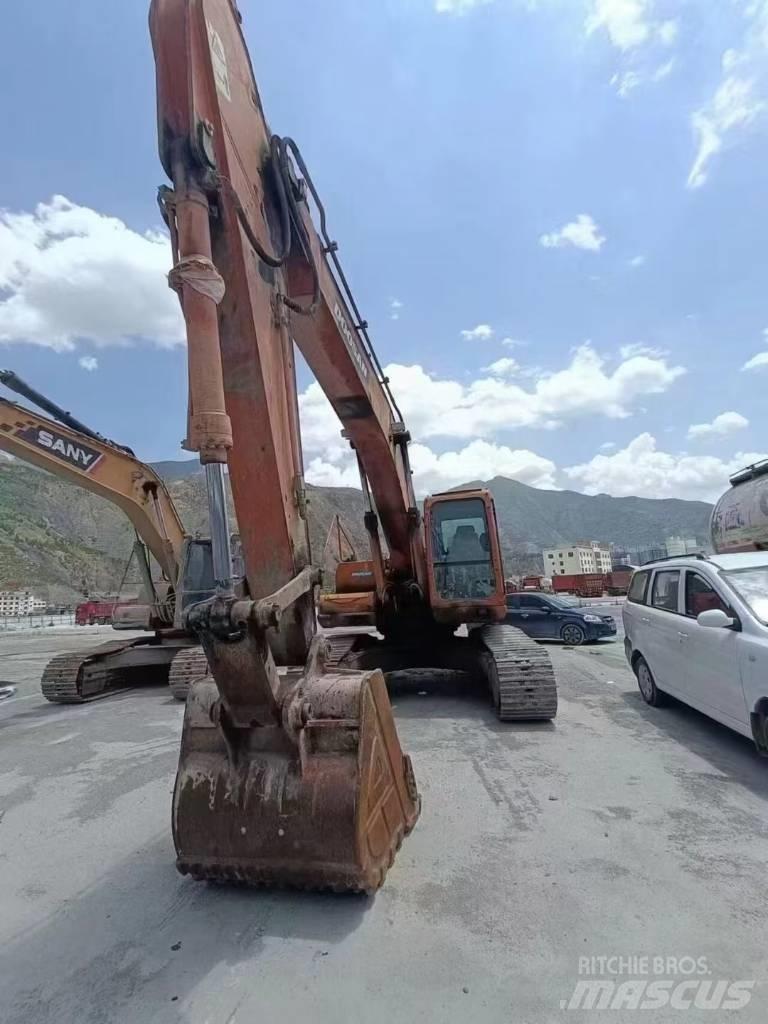Doosan DX 225 Верижен екскаватор