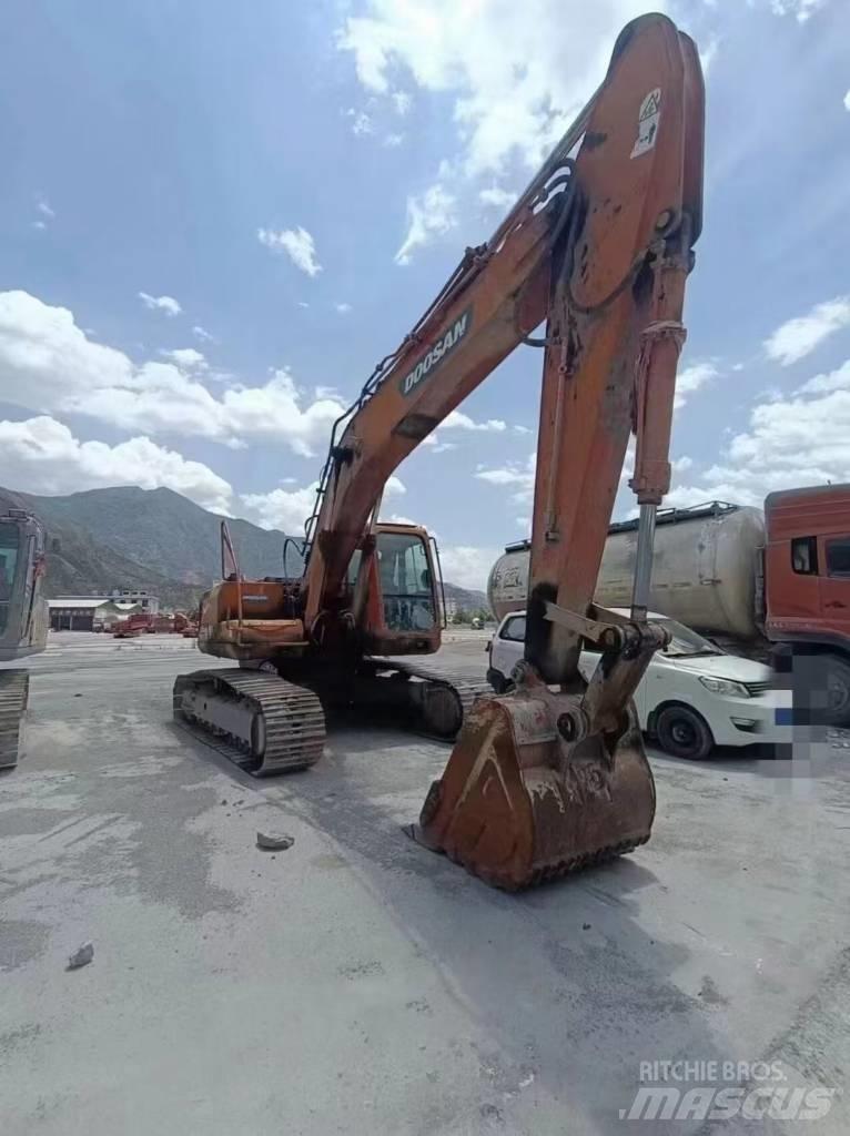 Doosan DX 225 Верижен екскаватор