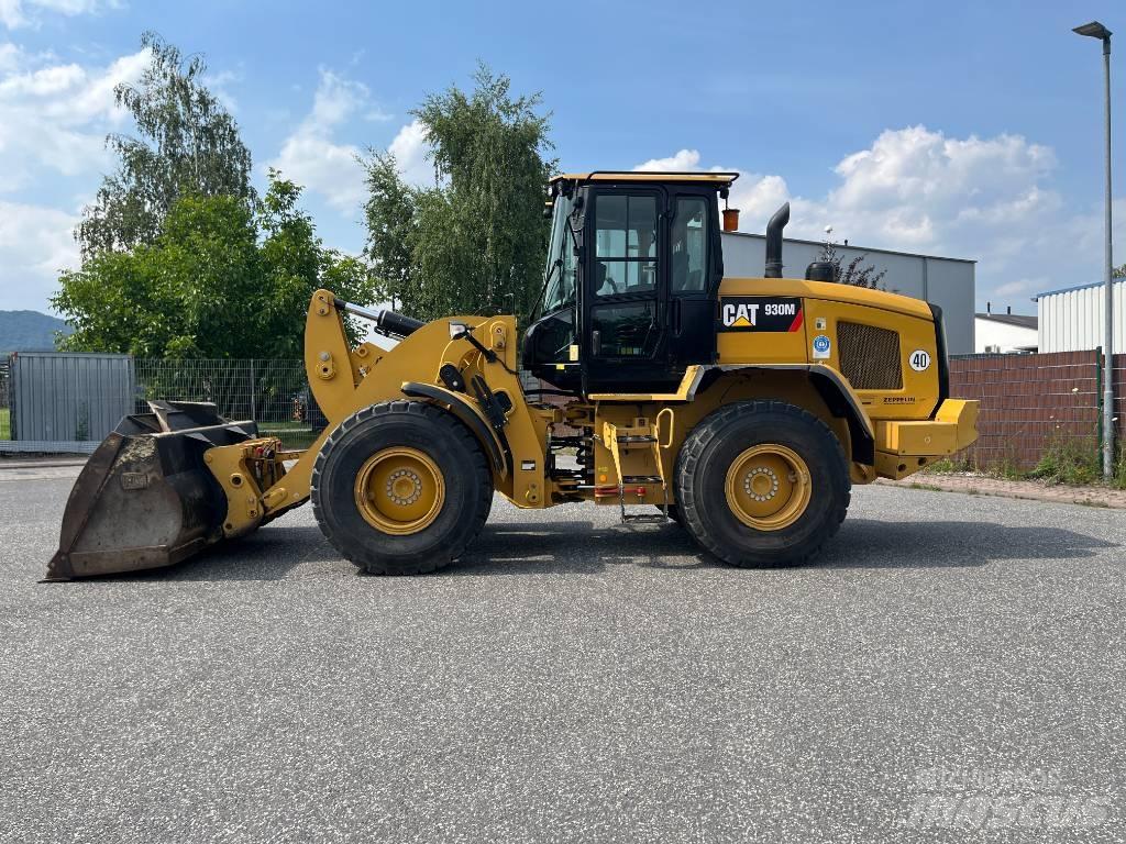 CAT 930M Колесни товарачи