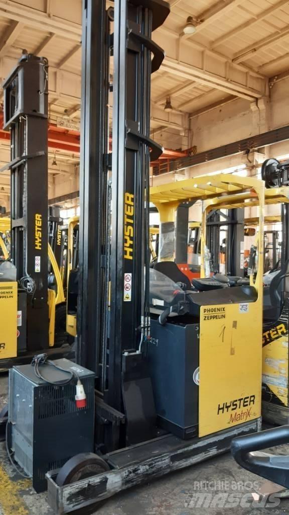 Hyster R1.6H Ретрак/ Високоповдигач с изместване на вилката напред