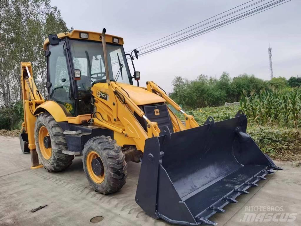 JCB 3 CX Товарач със заден ексватор