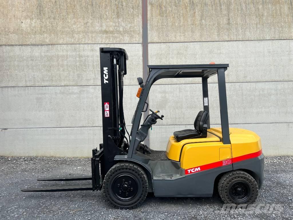 TCM FD30T3 Дизелови камиони