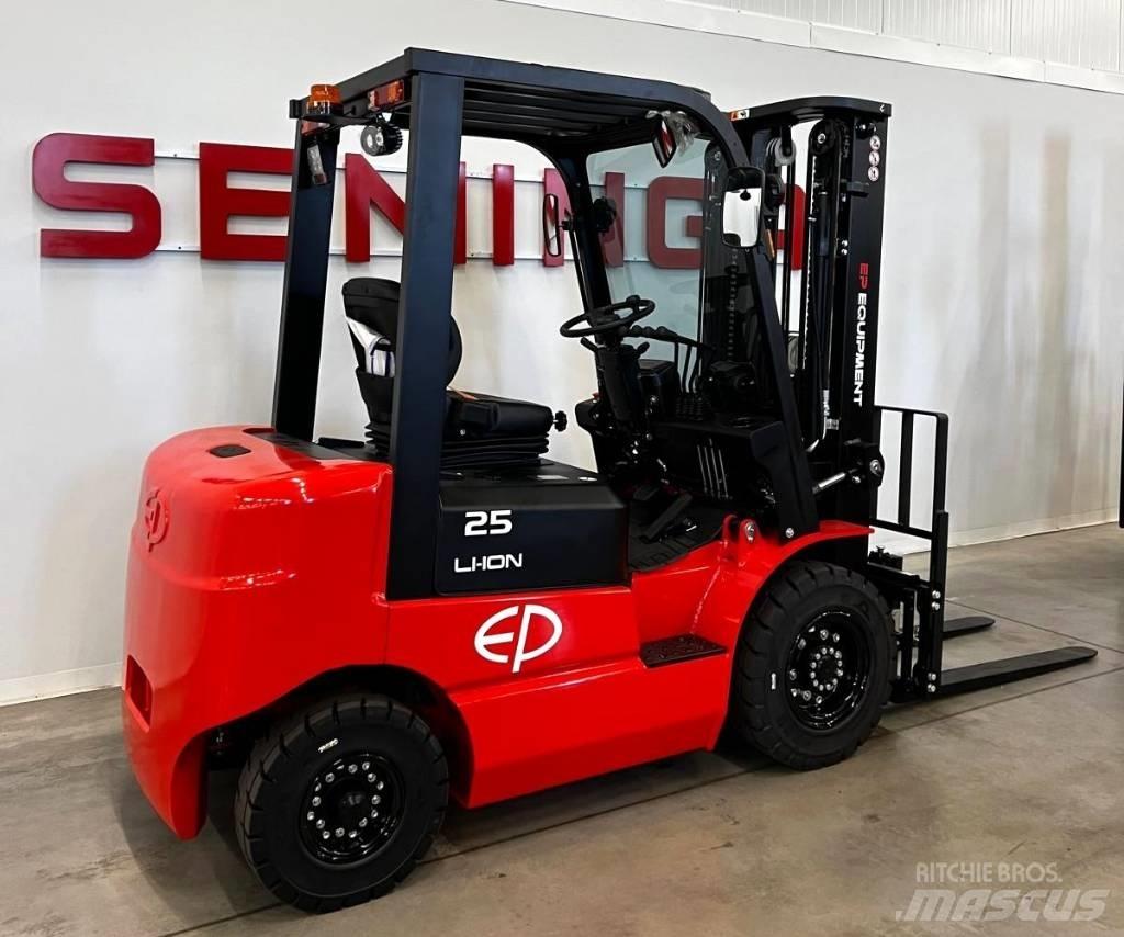 EP EQUIPMENT EFL252 Електрически вилични кари-повдигачи