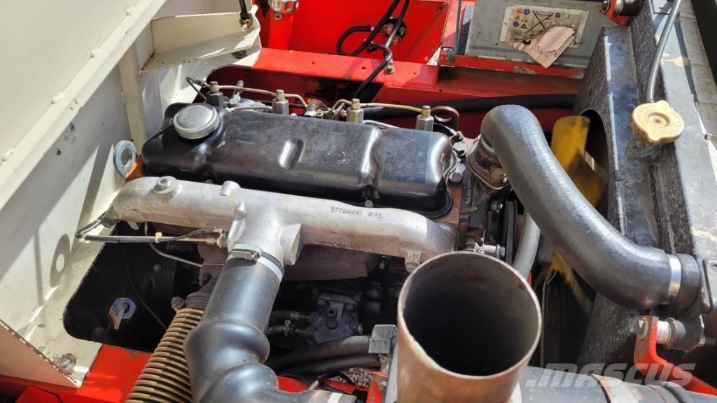 Manitou MC 40 CP Камиони за херавни местности