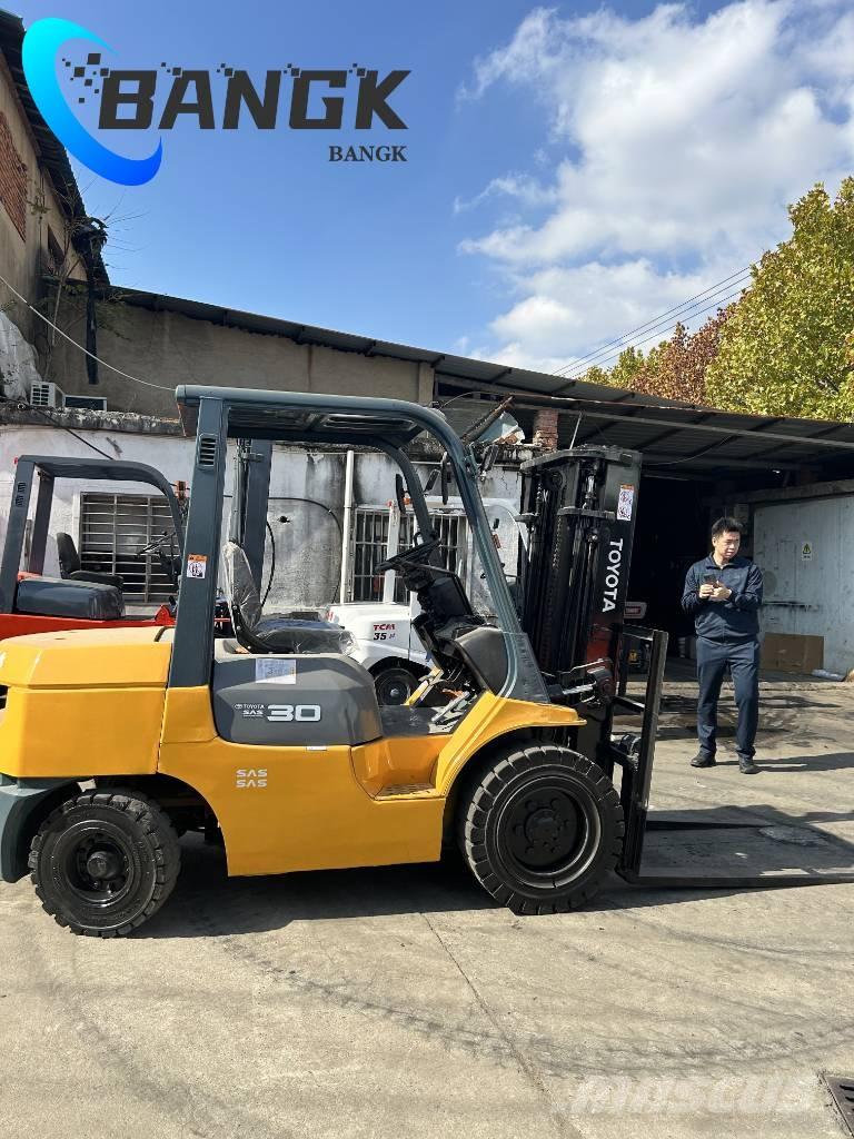 Toyota 7 FDN 30 Дизелови камиони