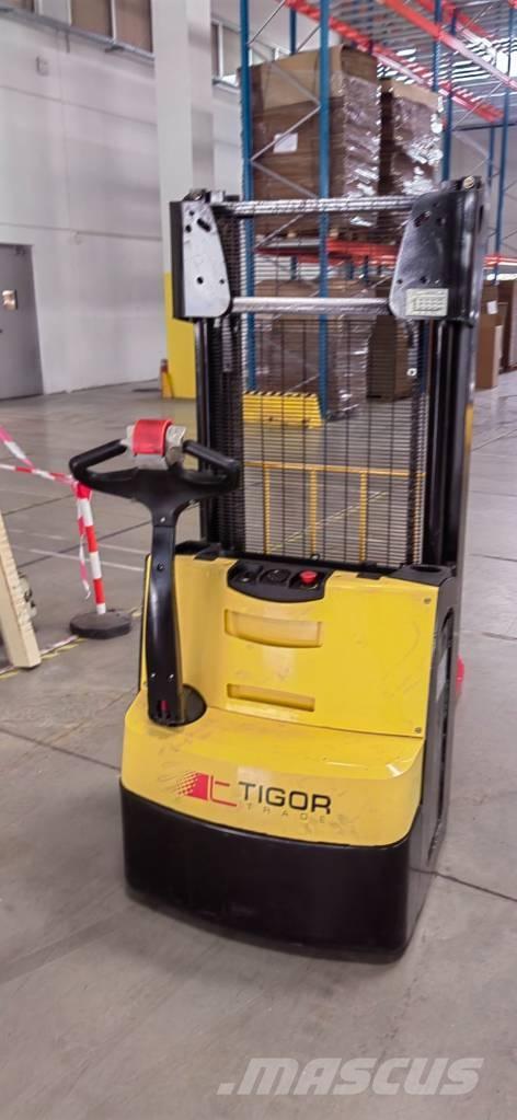 Hyster S 1.2 Колички високоповдигачи с теглич