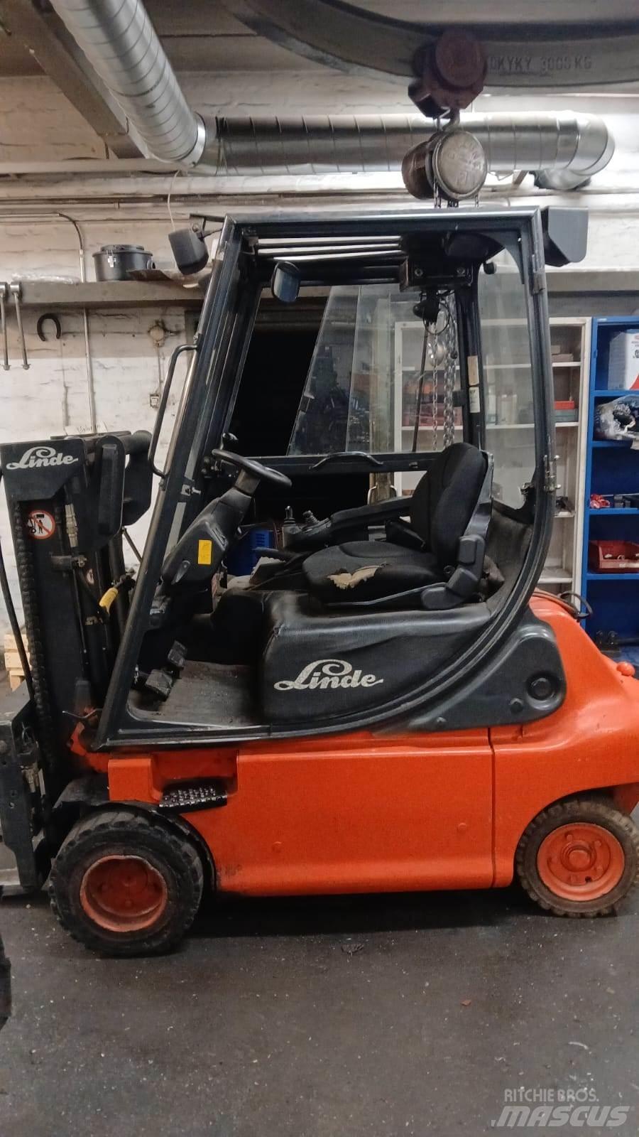 Linde E20P-02 Електрически вилични кари-повдигачи