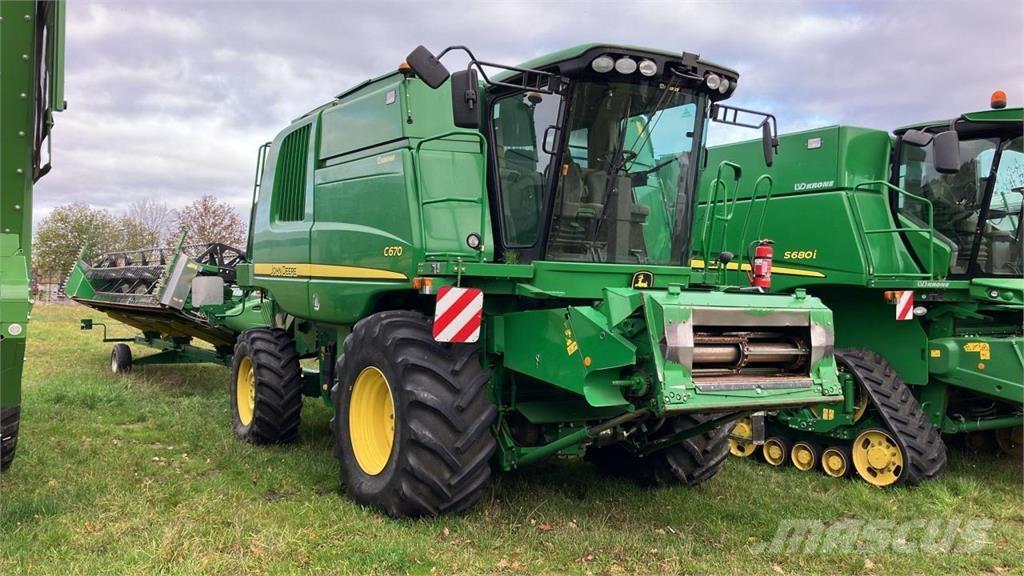 John Deere C 670 Комбайни