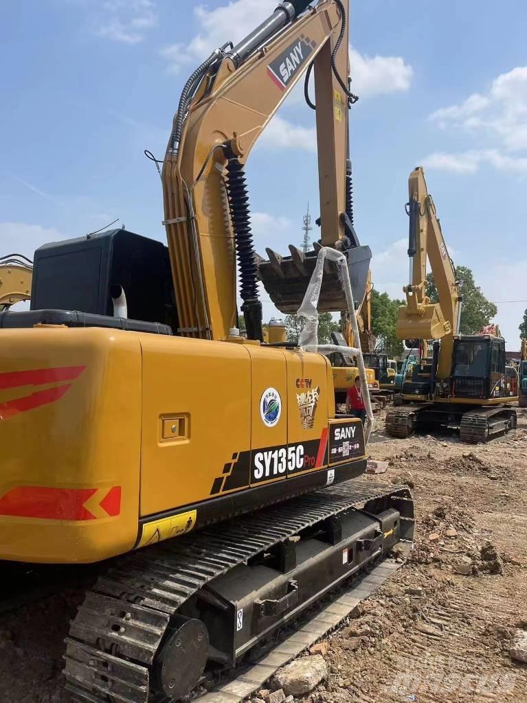 Sany SY 135 Средни екскаватори 7т - 12т