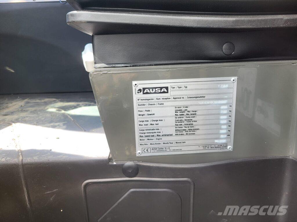 Ausa T235H Телескопични челни товарачи
