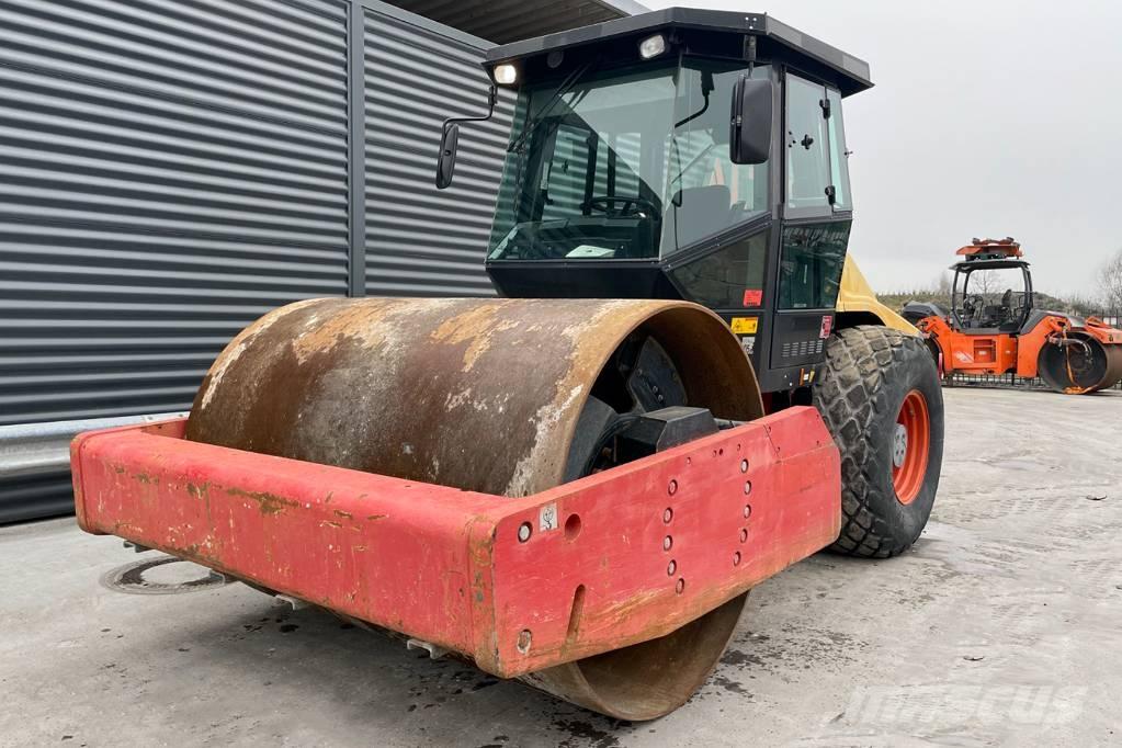 Dynapac CA302D Еднобарабанни ролки
