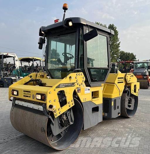 Dynapac CC 2200 Двойни барабанни ролки
