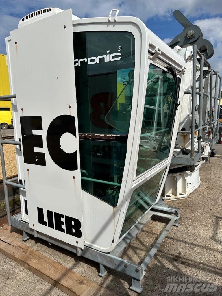 Liebherr 150 ECB 8 Мачтови кранове