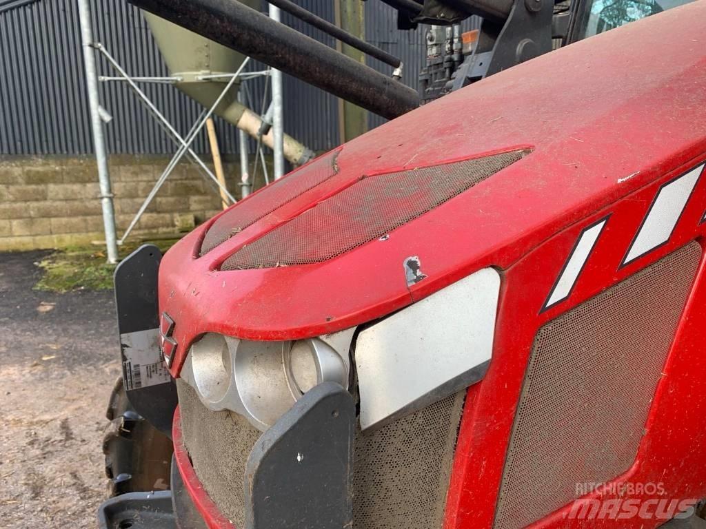 Massey Ferguson 5440 Трактори