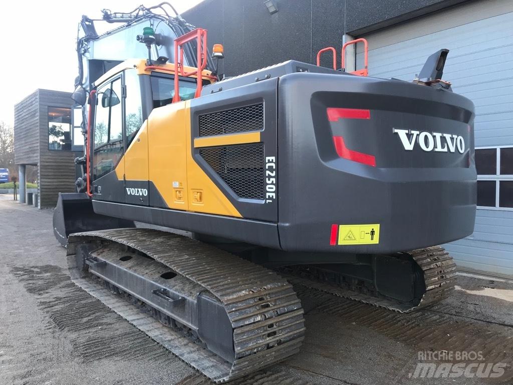 Volvo EC 250 E Верижен екскаватор