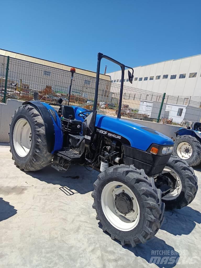 New Holland TN 90 F Трактори