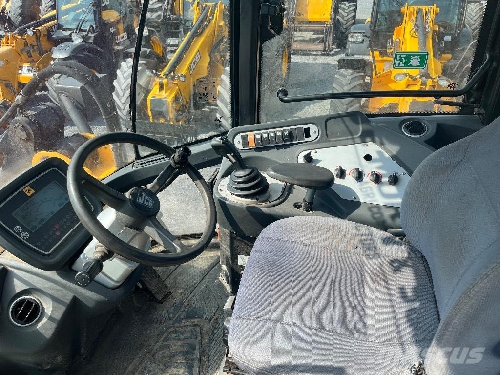 JCB 426 E Колесни товарачи