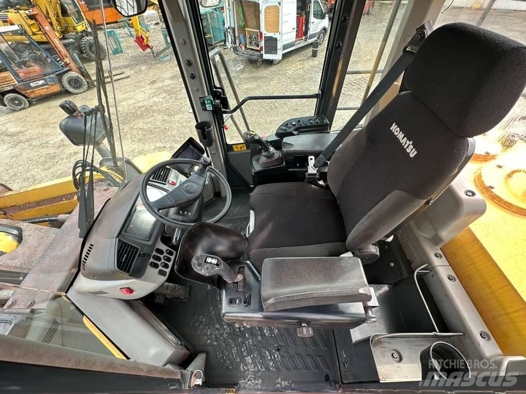 Komatsu WA 500-7 Колесни товарачи