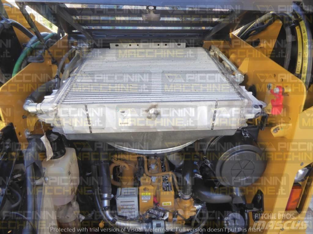 CAT 262D Мини товарачи
