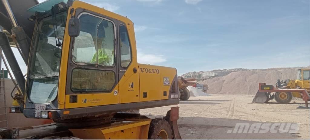 Volvo 180 Giratoria Колесни екскаватори