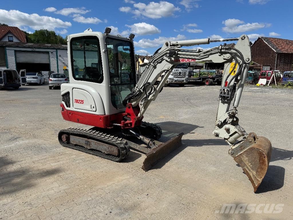 Takeuchi TB 225 Мини екскаватори < 7 т
