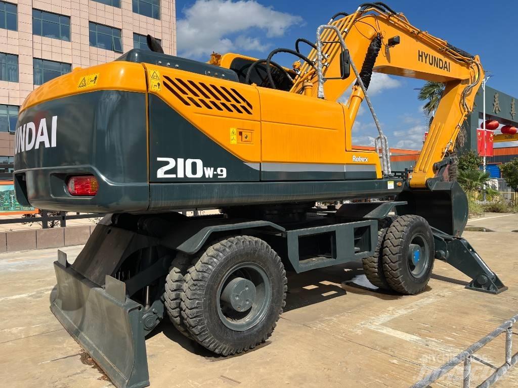 Hyundai R210W Колесни екскаватори