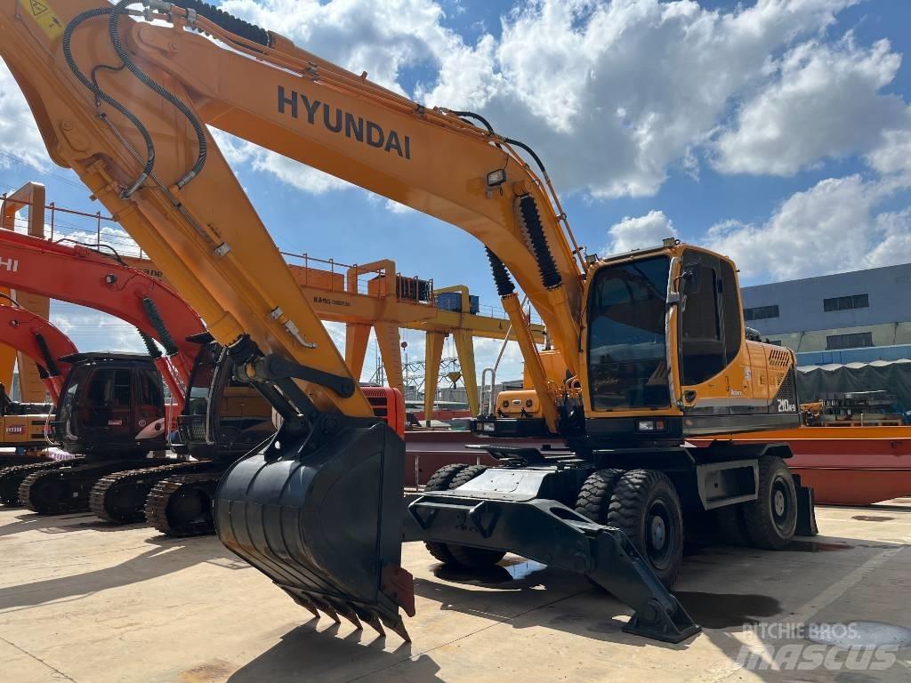 Hyundai R210W Колесни екскаватори