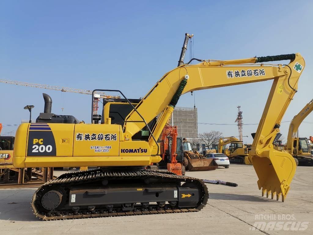 Komatsu PC 200-8 Средни екскаватори 7т - 12т