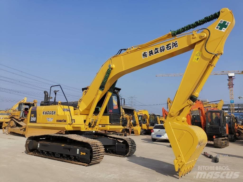 Komatsu PC 200-8 Средни екскаватори 7т - 12т